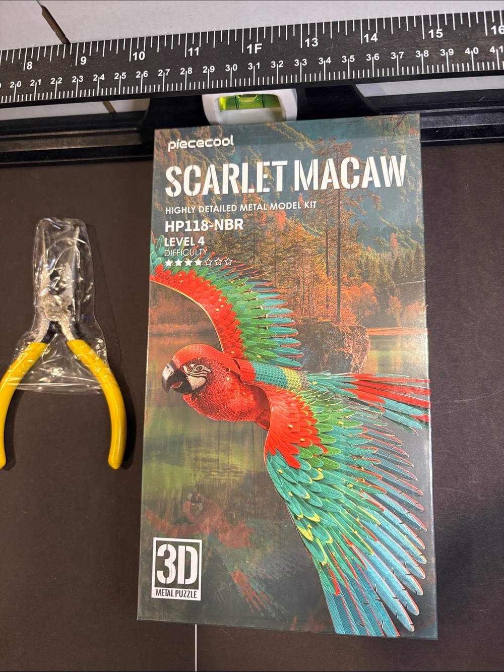 Scarlet Macaw 3D Metal Model Kit - Red & Green